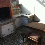Ela *