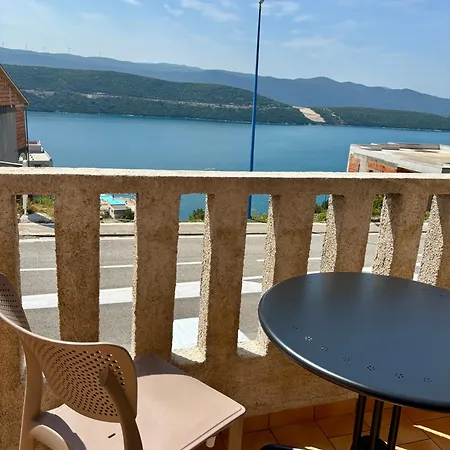 Ela Neum